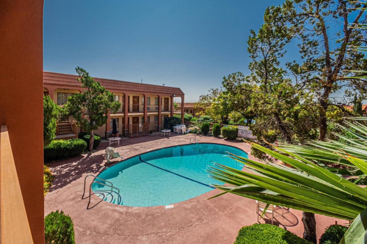 Super 8 By Wyndham El Paso Airport Hotell Eksteriør bilde